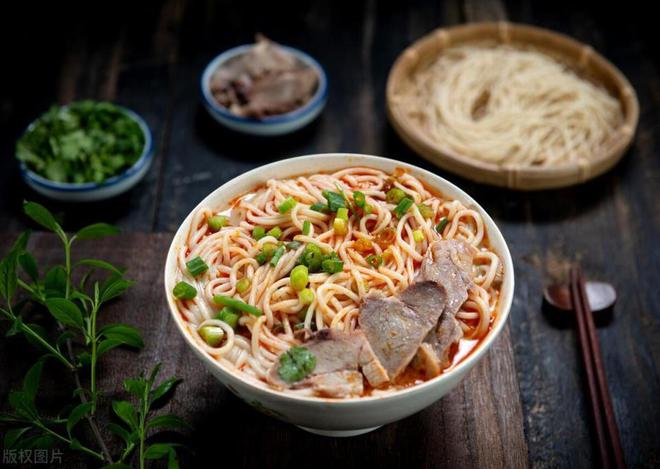 开云kaiyun官方网站保定美食十大排行榜文食肆热干面上榜看看有没有你爱吃的?(图10) 开云kaiyun官方网站保定美食十大排行榜文食肆热干面上榜看看有没有你爱吃的?(图10)