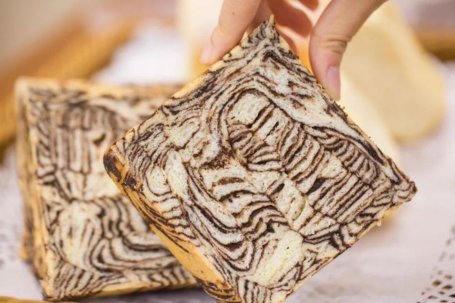 细分烘焙品类、创新行业模式充开云kaiyun官方网站满温度的爸爸糖如何打造手工吐司头部品牌(图3) 细分烘焙品类、创新行业模式充开云kaiyun官方网站满温度的爸爸糖如何打造手工吐司头部品牌(图3)