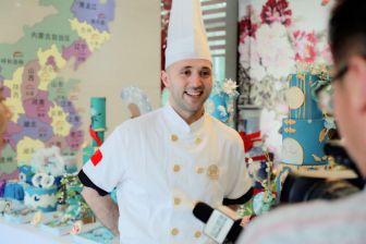 意大利名厨进校授课将不一样的美食文化带进新东方课堂!(图7) 意大利名厨进校授课将不一样的美食文化带进新东方课堂!(图7)