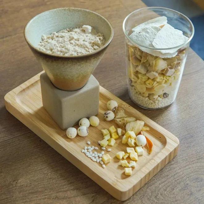 知名古方“升级”36次这kaiyun中国官方网站款食养糕让你内外兼修养出肤若凝脂牛奶肌|文中有彩蛋(图15) 知名古方“升级”36次这kaiyun中国官方网站款食养糕让你内外兼修养出肤若凝脂牛奶肌|文中有彩蛋(图15)