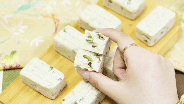 知名古方“升级”36次这kaiyun中国官方网站款食养糕让你内外兼修养出肤若凝脂牛奶肌|文中有彩蛋(图23) 知名古方“升级”36次这kaiyun中国官方网站款食养糕让你内外兼修养出肤若凝脂牛奶肌|文中有彩蛋(图23)