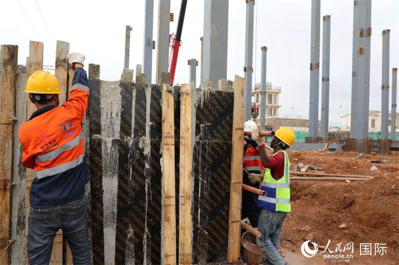 “为促进厄中两国友好添砖加瓦”kaiyun中国官方网站(图4) “为促进厄中两国友好添砖加瓦”kaiyun中国官方网站(图4)