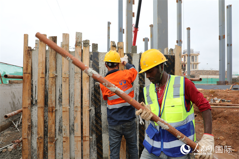 “为促进厄中两国友好添砖加瓦”kaiyun中国官方网站(图3) “为促进厄中两国友好添砖加瓦”kaiyun中国官方网站(图3)