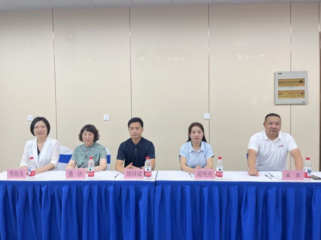 膳食促成长 匠心展厨艺——合肥幼儿师范教育中心成功举办第五届厨师厨艺大赛(图2) 膳食促成长 匠心展厨艺——合肥幼儿师范教育中心成功举办第五届厨师厨艺大赛(图2)