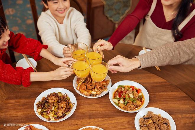 餐桌上美食图片素材推荐:分享那些带着生活印记的烟火瞬间(图2) 餐桌上美食图片素材推荐:分享那些带着生活印记的烟火瞬间(图2)