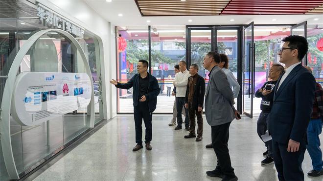 携手共筑美食高地丨广东岭南现代技师学院与佛山顺德菜发展促进会达成战略合作(图6) 携手共筑美食高地丨广东岭南现代技师学院与佛山顺德菜发展促进会达成战略合作(图6)