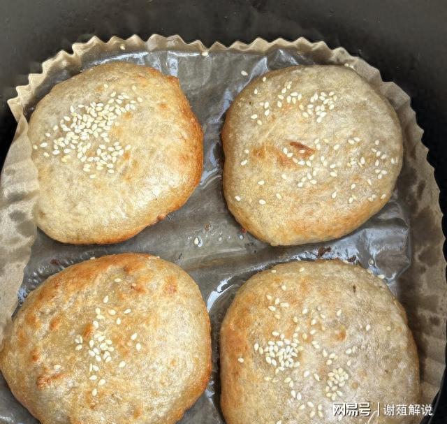 因为这个配方我妈买了10斤香蕉回来空气炸锅都累瘫了(图1) 因为这个配方我妈买了10斤香蕉回来空气炸锅都累瘫了(图1)